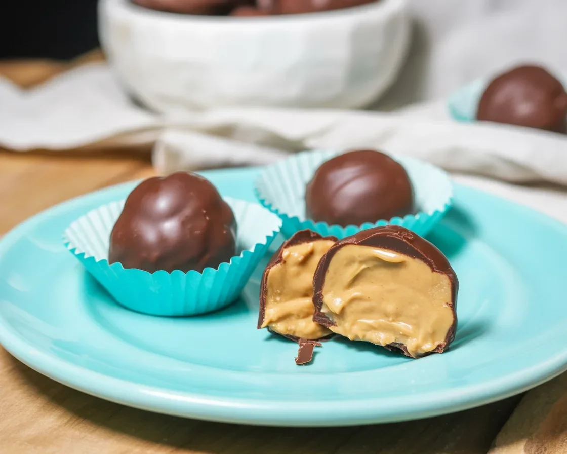 Keto Peanut Butter Chocolate Fat Bombs